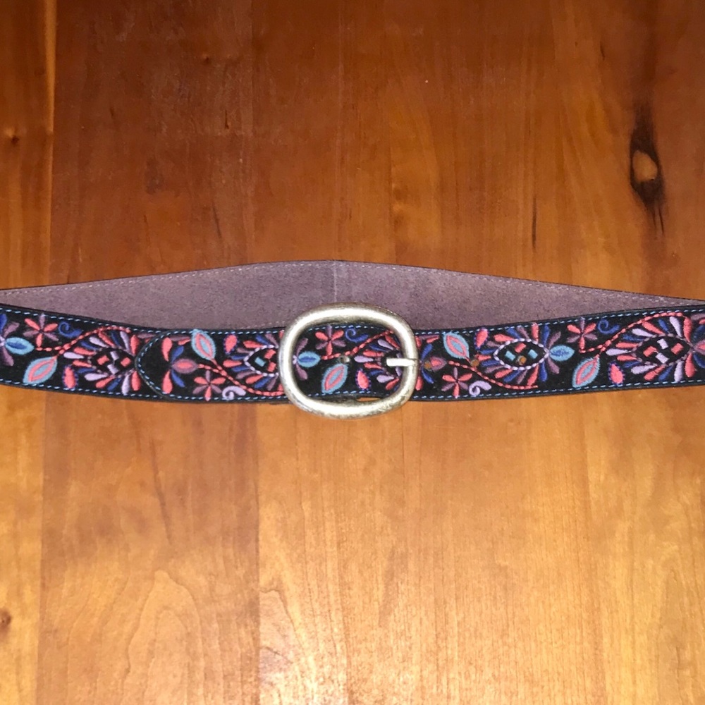 🍀LUCKY BRAND🍀embroidered belt🍀MEDIUM